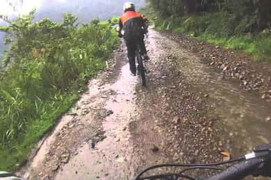 La Paz: Passeio de mountain bike pela Estrada da Morte com almoço