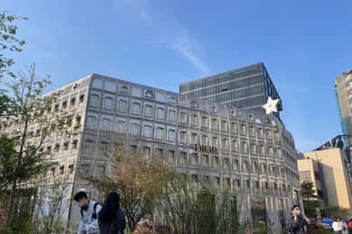 BEST HOT SPOT in Seoul: Seongsu-dong city Tour with a Local