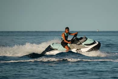 Mellieha: Jet Ski bérlés biztonsági csónakkal