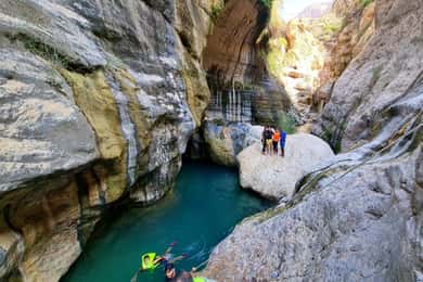 Muscat: przygoda w Wadi Tiwi, plaża Fins i zapadlisko Bimmah