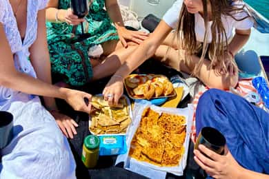 Cinque Terre Giro in Barca 4/8 ore con cibo e bevande