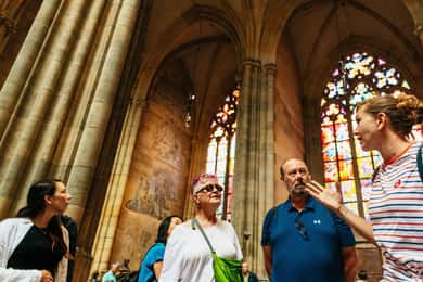 Interieurs van het Kasteel van Praag, bustour en rondvaart op de Moldau