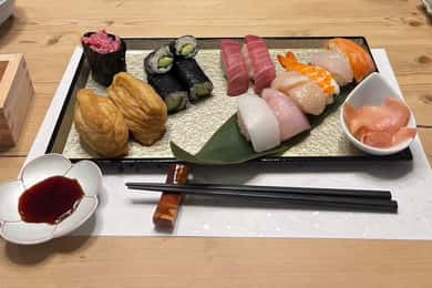 AKEMI's SUSHiKiTCHEN: uma divertida aula de culinária de sushi em Tóquio