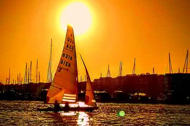 Круиз на роскошной лодке Marina Del Rey с вином и закусками