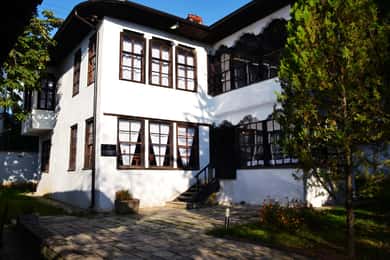 Prishtina: Guided Walking Tour with a Local