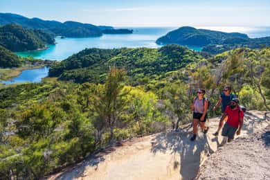 Marahau: Abel Tasman Kayaks Kayak and Walk