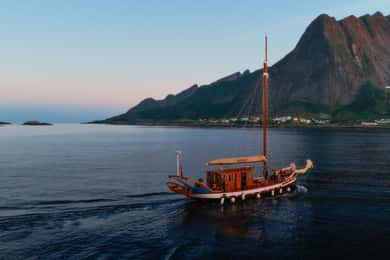 ترومسو: مشاهدة الحيتان على متن قارب شراعي تقليدي