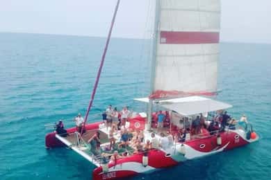 Hammamet : Croisière en catamaran avec arrêt baignade et transfert à l'hôtel