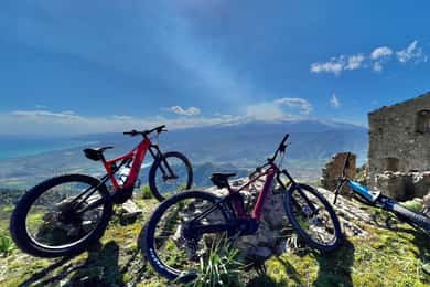 Taormina: Private E-Bike Tour with Alcantara Gorges