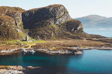Måløy: Naturskjønn båttur med guidet stopp ved Selja kloster