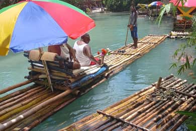 Rafting em bambu e massagem nos pés com pedras de cal