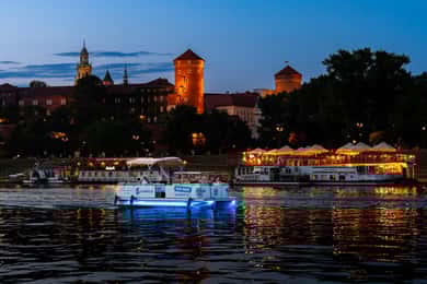 Krakow: Evening Sightseeing Cruise with Drink