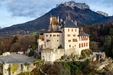 Private day trip: Geneva to Annecy & Menthon Castle and back