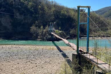 Au départ de Tirana : Kruja et le lac Uleza (excursion d'une journée)