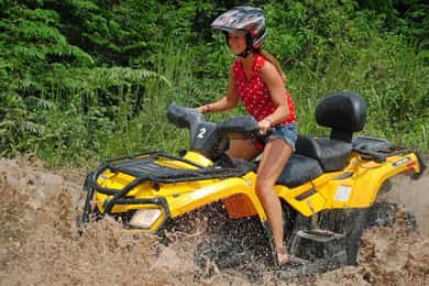 Quad, tyrolienne et baignade dans un cenote dans la jungle !