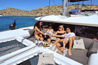 Heraklion luksuskatamaran til Dia: Gourmetlunsj og åpen bar