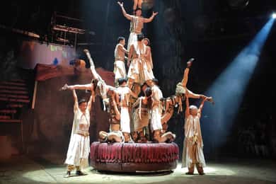 Tour della città di Ho Chi Minh con il circo Vung Dat Ky Bi per bambini