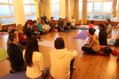 Retiro de yoga : Retiro de meditación y yoga de 21 días en Katmandú