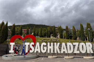 From Yerevan: Tsaghkadzor and Sevan Lake Guided Tour