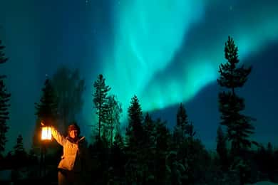 Levi: Nordlys-eventyr i naturen, lækkerier ved lejrbålet