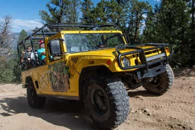 Aventure hivernale tout-terrain sur les rochers avec des s'mores