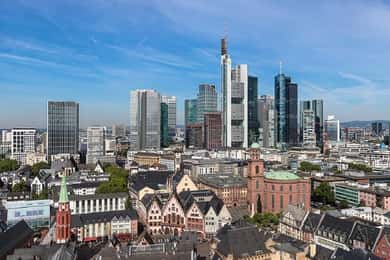 Frankfurt: Privater Flughafentransfer Frankfurt Flughafen & Stadtzentrum