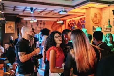 Амстердам: Оригинальный паб Ludwig's Original Pub Crawl с входом в VIP-клуб