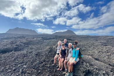 Mindelo: Sea Breeze Walk passing between the volcanoes