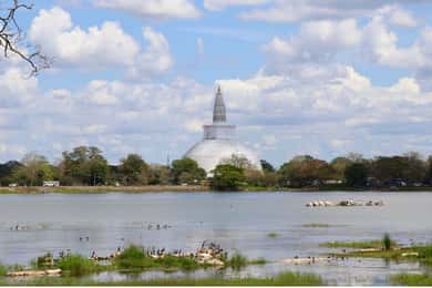 De Anuradhapura: Cidade antiga de Anuradhapura de bicicleta