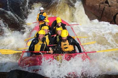 Rafting en Quebec: ¡Media jornada de excursión y emociones fuertes!