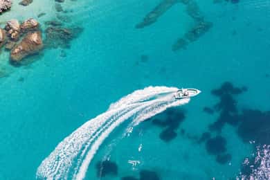 Saranda: tour in barca verso 7 destinazioni con ombrellone gratuito