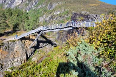 Eidfjord: Vøringsfossen Waterfalls Round-Trip Shuttle