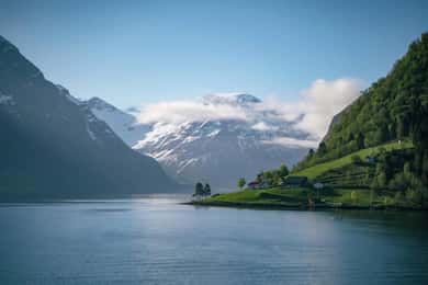 Hjørundfjord Fjordkryssning tur och retur från Ålesund