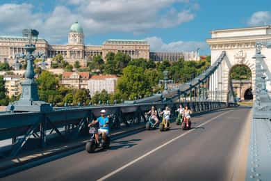 Budapeste: Tours em pequenos grupos com scooters elétricas MonsteRoller