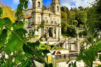 From Porto: Braga and Guimarães Day Tour with Lunch