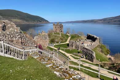 Tur til kysten i Invergordon: Loch Ness, destilleri og slotte