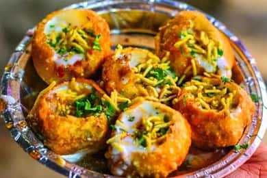 From Delhi/Agra/Jaipur: Private Shopping & Street Food Tour