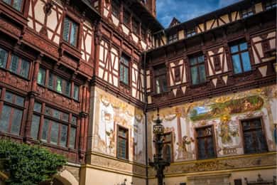 Bucharest: Peles and Cantacuzino Castles with Food Tasting