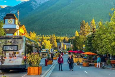 Banff: Gondola, Hot Springs, Bow Falls & Three Lakes tour