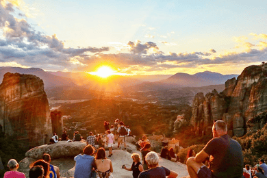 From Athens: Private Meteora Day Trip with Monasteries