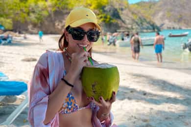 From Puntarenas: Isla Tortuga Speedboat Trip with Lunch