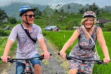 Bali: Wycieczka rowerowa do doliny Sidemen z wodospadem Gembleng