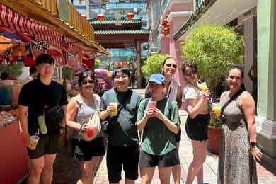 Manila Street Food and Drinks with Tuktuk Experience