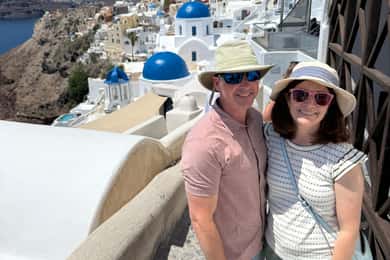Santorini: Private Tailor-Made Land Tour with a Local Driver