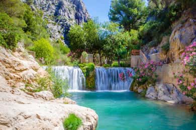 Fra Alicante/Benidorm: Tur til Guadalest og Algar-fossene