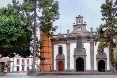 Gran Canaria Peaks in Minibus: Firgas, Teror, Aloe Vera tour