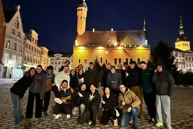 Tallinn: Bar Crawl mit Shots, Bier und Nachtclub-Eintritt