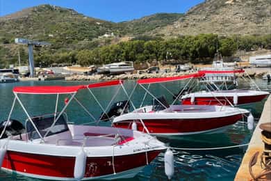 Chania: Self-Drive Boat Rental from Old Port 4 hours