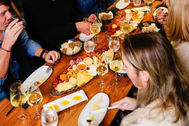 Lisboa: Prova de Vinhos Premium e Tapas