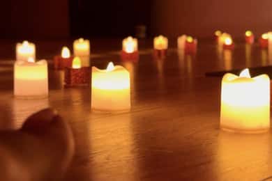 Mallorca: Candlelight Couples Yoga and Meditation